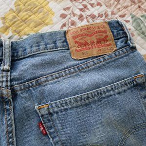 Men’s Levi's 505 Blue Jeans Regular Fit   Distressed - 32 x 32